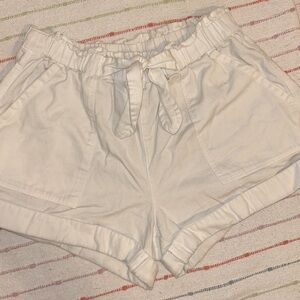 White, stretchy aerie shorts, medium
